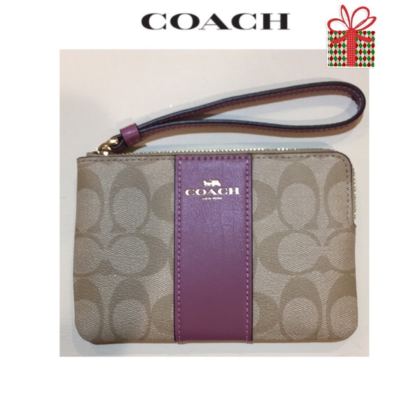 Coach Handbags - 🍁SALE🍁 Coach Signature Zip Wristlet
